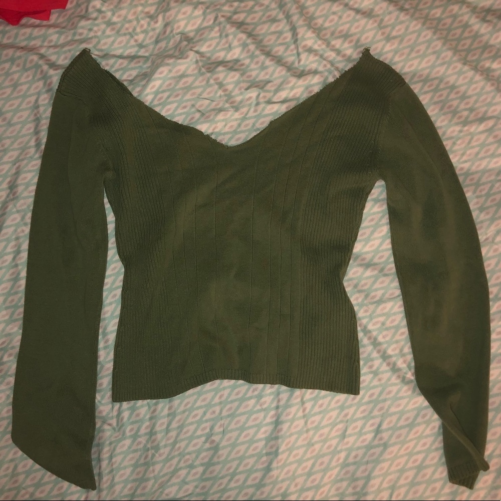 cut collar bone sweater